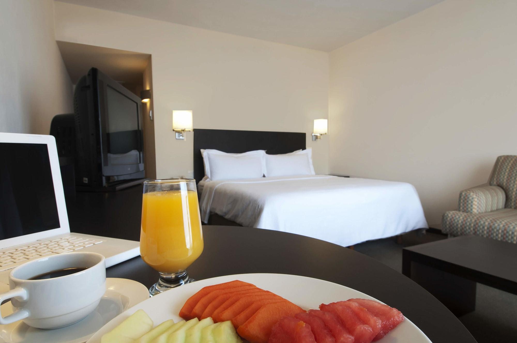 Fiesta Inn Κουερναβάκα Εξωτερικό φωτογραφία