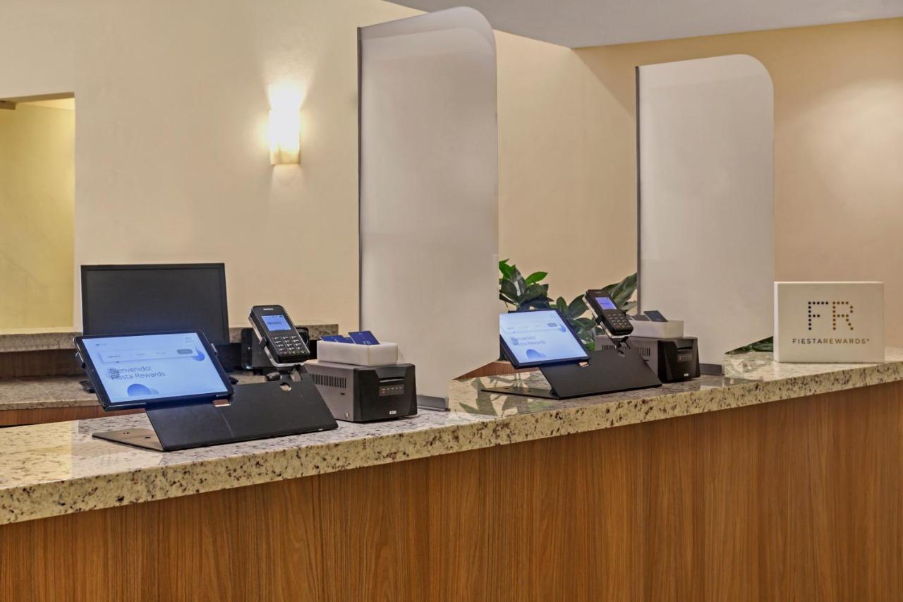 Fiesta Inn Κουερναβάκα Εξωτερικό φωτογραφία