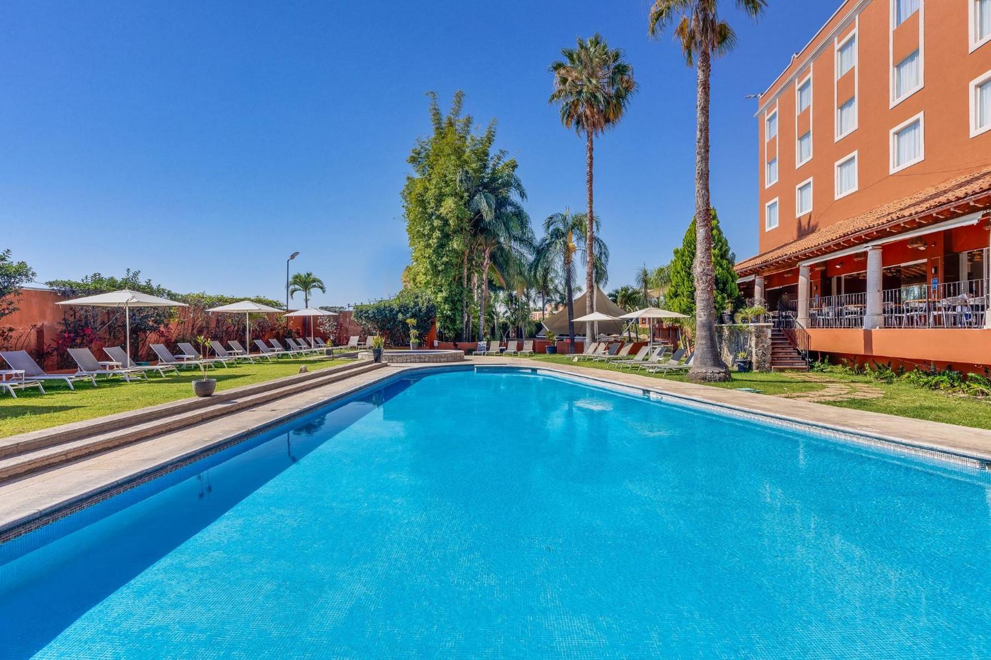 Fiesta Inn Κουερναβάκα Εξωτερικό φωτογραφία