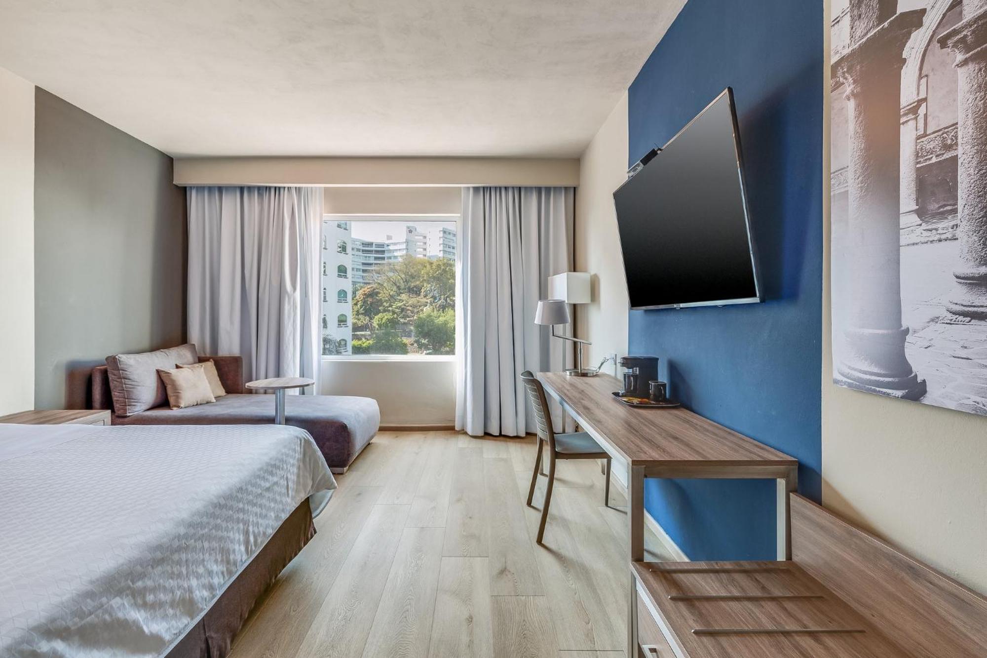 Fiesta Inn Κουερναβάκα Εξωτερικό φωτογραφία